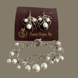 Earrings and bracelet set